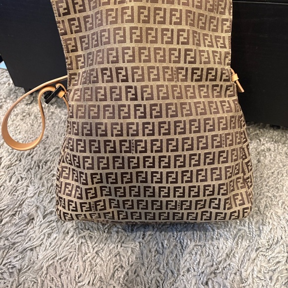 FENDI Zucca Mama Baguette Beige and tan - Picture 7 of 16